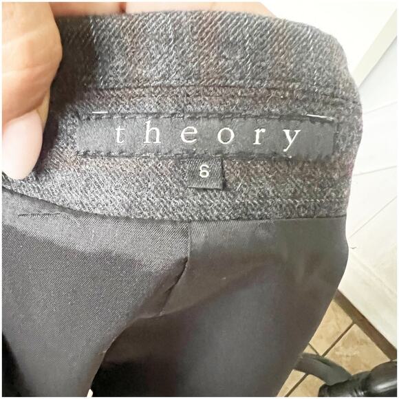 Theory Women’s Wool Pinstripe Two Button Blazer Size 6 Gray Preppy Office City - Picture 8 of 13